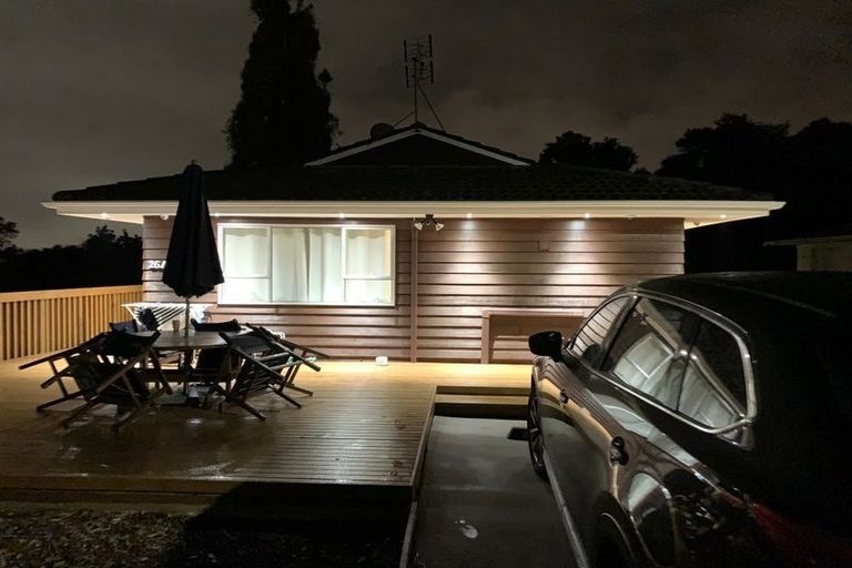 Photo of property in 1/26 Finn Place, Totara Vale, Auckland, 0629