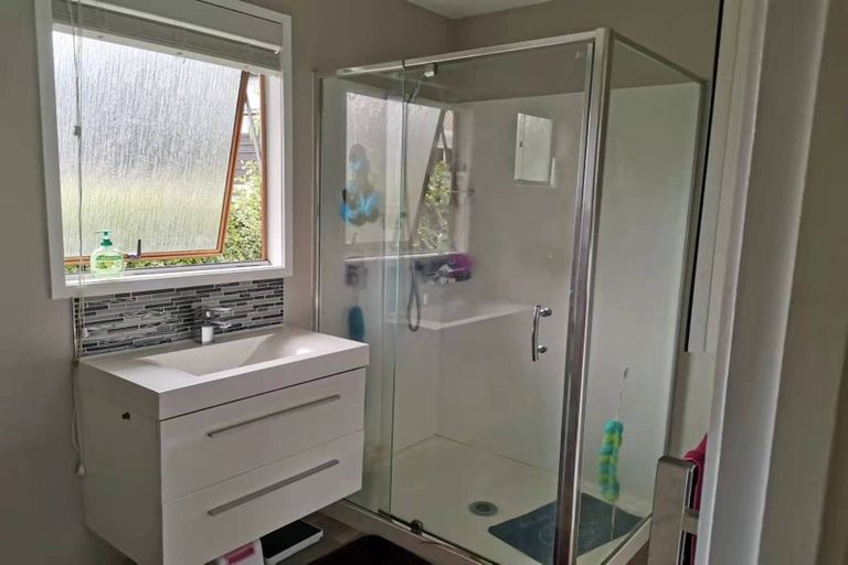 Photo of property in 49 Lavery Place, Sunnynook, Auckland, 0632