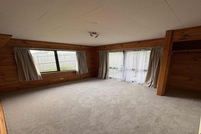 Photo of property in 8a Matai Road, Stanmore Bay, Whangaparaoa, 0932
