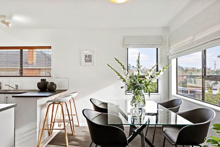 Photo of property in 2/15 Margan Avenue, New Lynn, Auckland, 0600