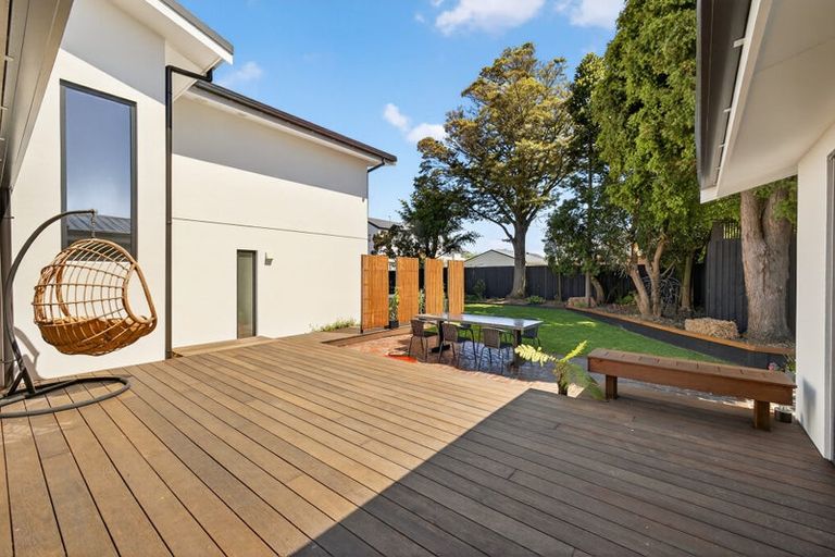 Photo of property in 11a Weston Road, St Albans, Christchurch, 8052