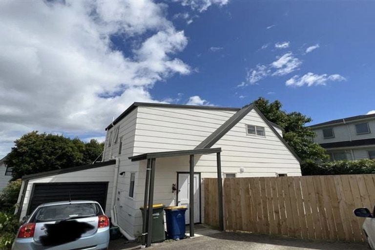 Photo of property in 2/42 Forrest Hill Road, Forrest Hill, Auckland, 0620