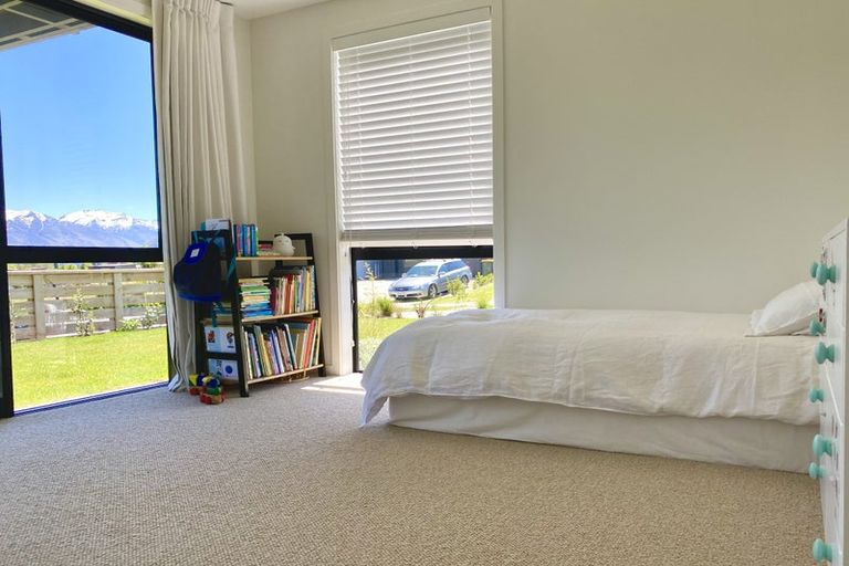 Photo of property in 13 Tuke Lane, Wanaka, 9305