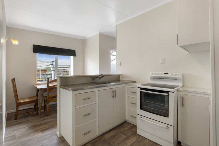 Photo of property in 42e Cutfield Street, Inglewood, 4330