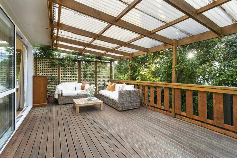 Photo of property in 158 View Road, Sunnyvale, Auckland, 0612