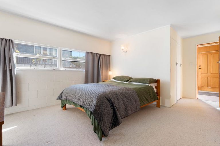 Photo of property in 15 Jaemont Avenue, Te Atatu South, Auckland, 0610