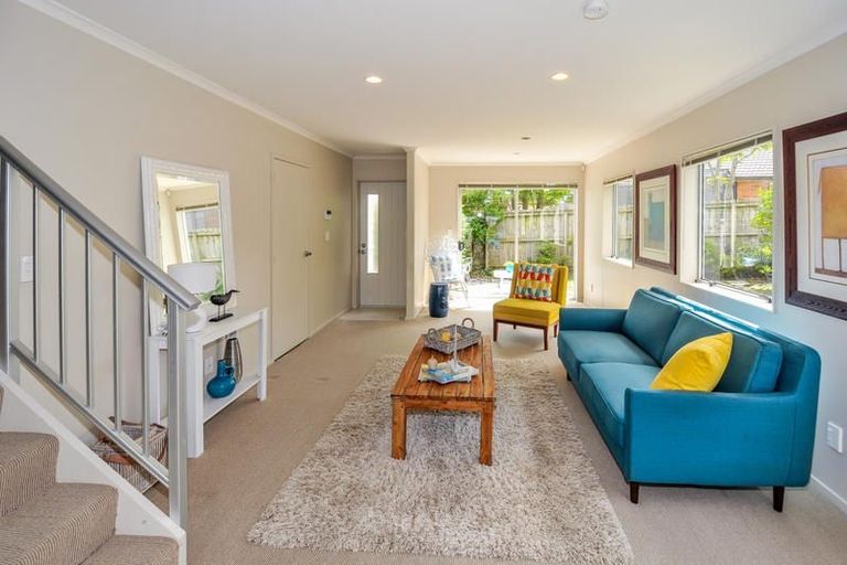 Photo of property in 1/19 Nimstedt Avenue, Oteha, Auckland, 0632