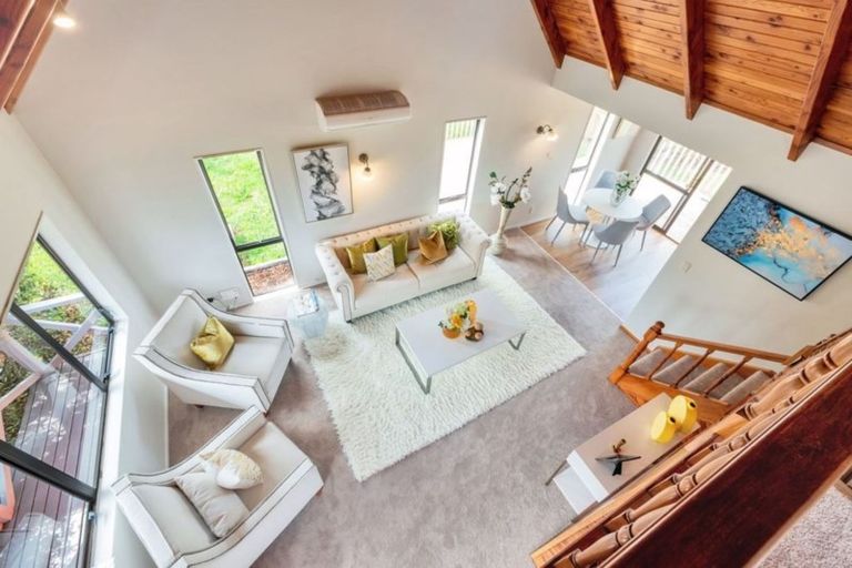 Photo of property in 5 Kayle Glen, West Harbour, Auckland, 0618