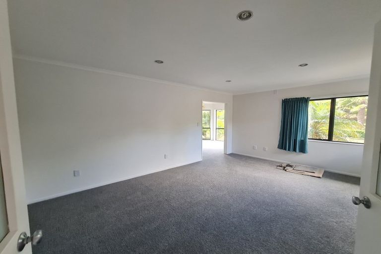 Photo of property in 10 Gleaming Place, Waiuku, 2123