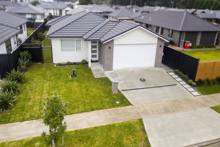 Photo of property in 99 Mawai Hakona Drive, Wallaceville, Upper Hutt, 5018