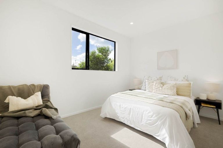 Photo of property in 8a Serrata Place, Browns Bay, Auckland, 0630