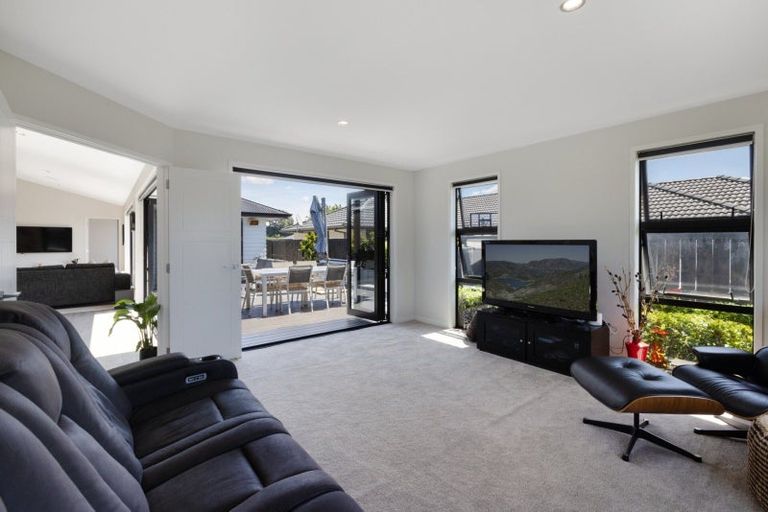 Photo of property in 76 Puhirake Crescent, Pyes Pa, Tauranga, 3112