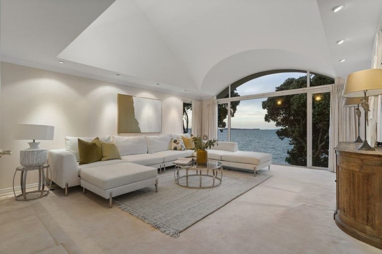 Photo of property in 155 Mellons Bay Road, Mellons Bay, Auckland, 2014