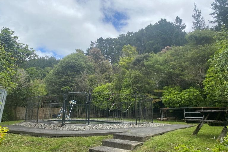 Photo of property in 106a Wyndham Road, Pinehaven, Upper Hutt, 5019
