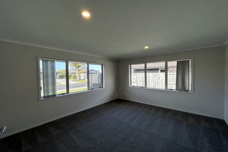 Photo of property in 41 Butterworth Crescent, Papamoa Beach, Papamoa, 3118