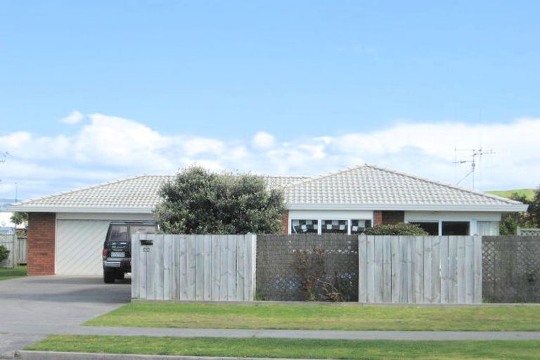 Photo of property in 25 Pacific View Road, Papamoa Beach, Papamoa, 3118