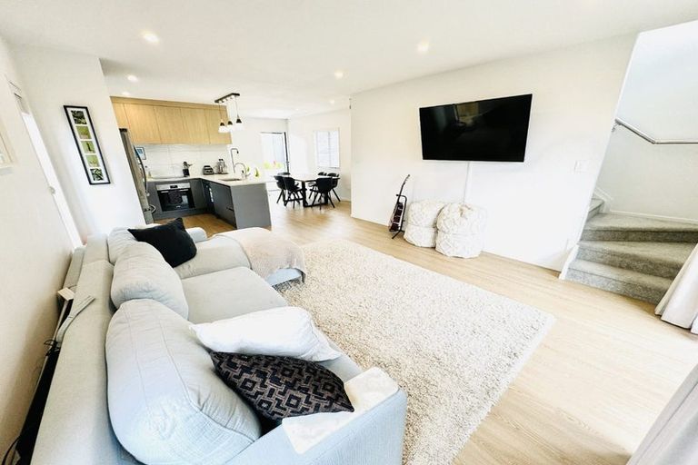 Photo of property in 64a Rosewarne Crescent, Glendene, Auckland, 0602