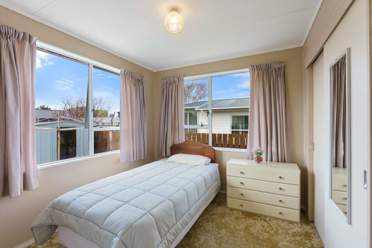 Photo of property in 8a-b Sharda Grove, Paraparaumu Beach, Paraparaumu, 5032