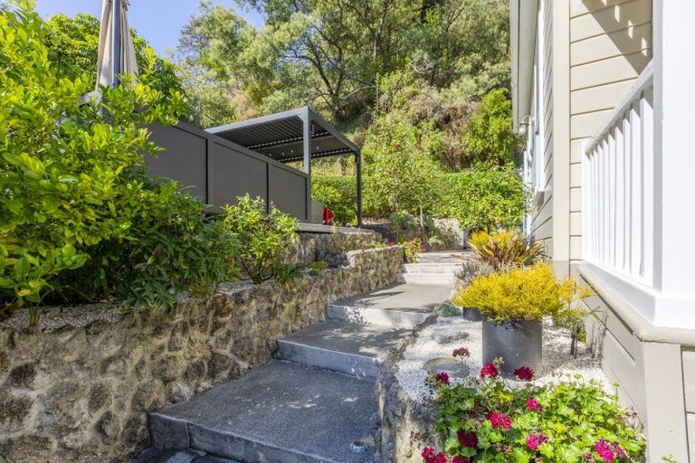 Photo of property in 27 Main Street, Hospital Hill, Napier, 4110