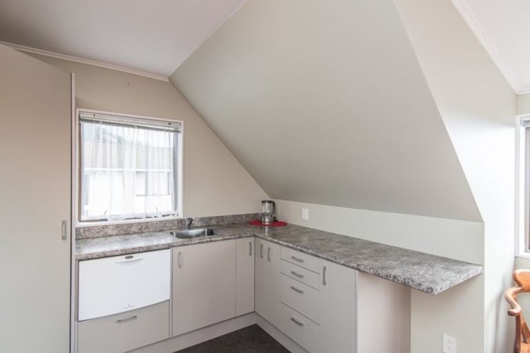 Photo of property in 14 Amokura Street, Waikanae, 5036