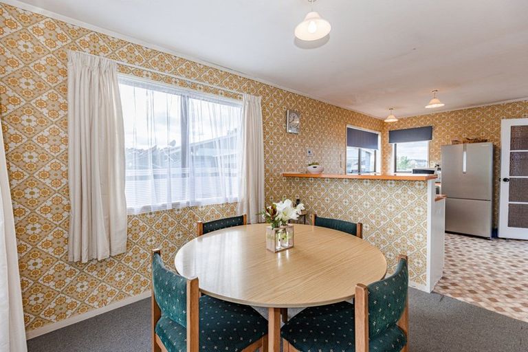 Photo of property in 8 Karyn Street, Castlecliff, Whanganui, 4501