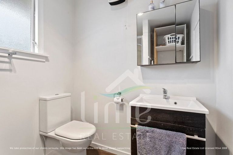 Photo of property in 4/15a Marriner Street, Sumner, Christchurch, 8081