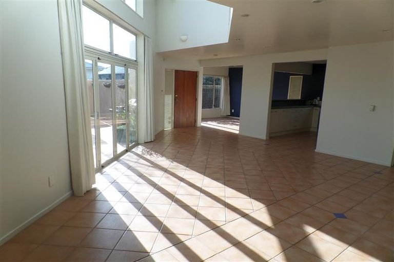 Photo of property in 1/52 Malcolm Avenue, Beckenham, Christchurch, 8023