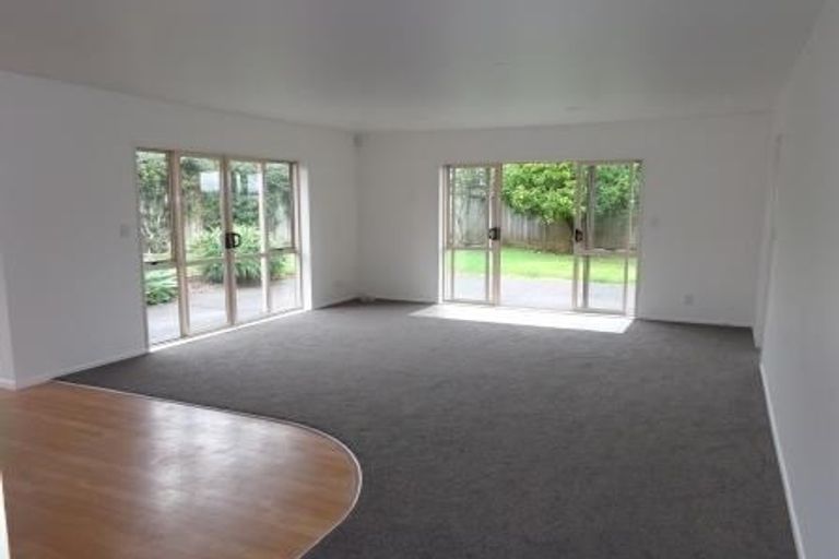 Photo of property in 206a Royal Road, Massey, Auckland, 0614