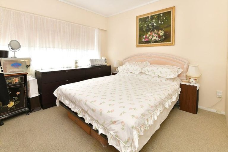 Photo of property in 2/85 Velma Road, Hillcrest, Auckland, 0627