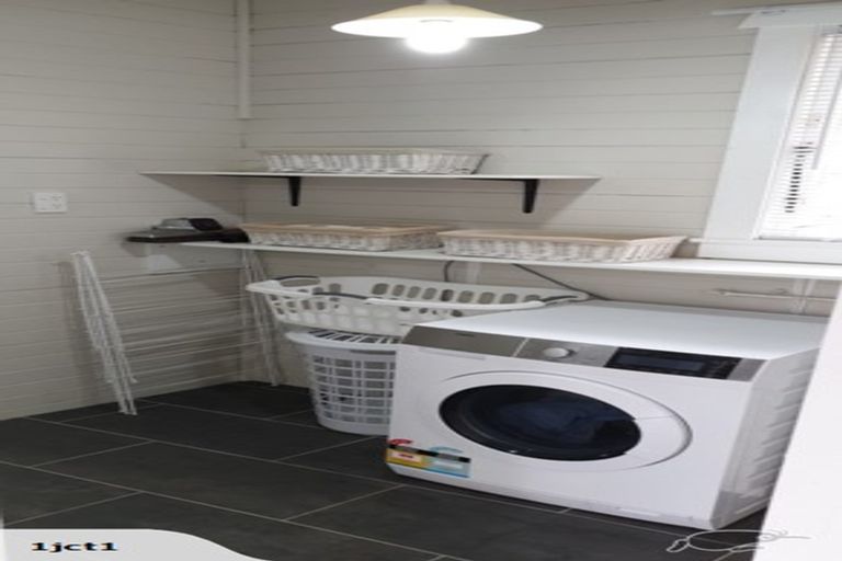 Photo of property in 510 Grove Road, Mayfair, Hastings, 4122