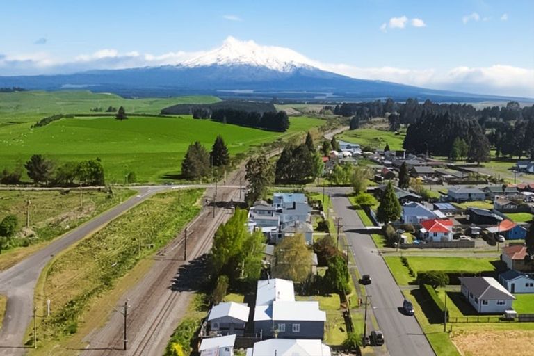 Photo of property in 14 Rangipo Street, Waiouru, 4825