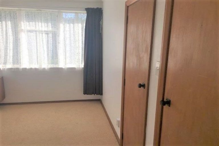 Photo of property in 105 Cook Street, Marfell, New Plymouth, 4310