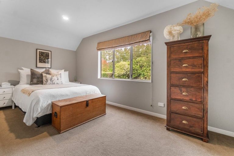 Photo of property in 37 Hardens Lane, Paremoremo, Auckland, 0632