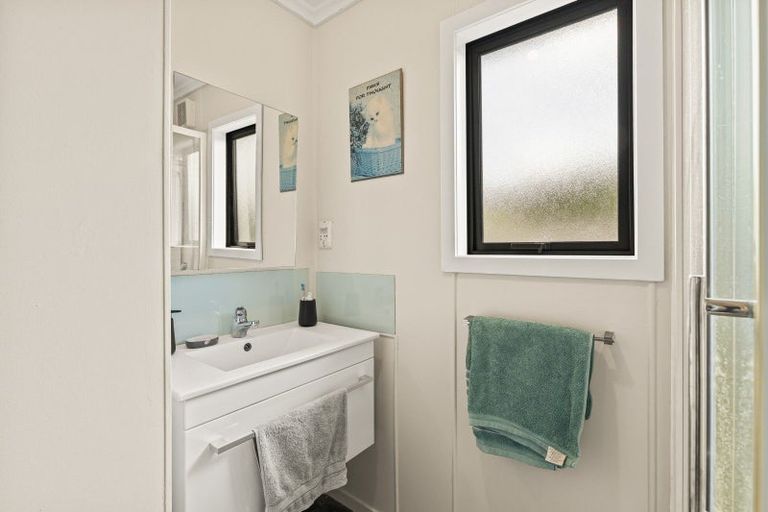 Photo of property in 33 Karewa Street, Castlecliff, Whanganui, 4501