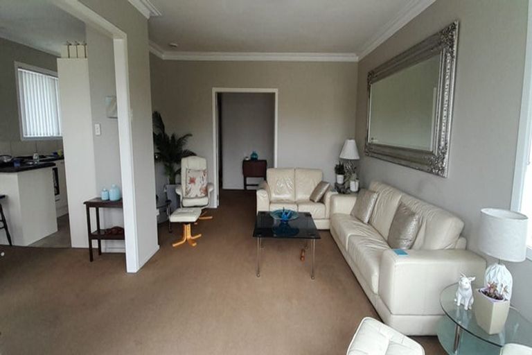 Photo of property in 31 Covil Avenue, Te Atatu South, Auckland, 0610