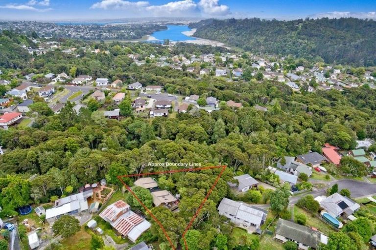 Photo of property in 1/38 Morriggia Place, Bayview, Auckland, 0629