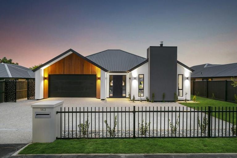 Photo of property in 143 Wingatui Road, Mosgiel, 9024