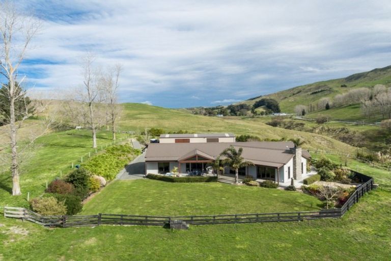 Photo of property in 8 Waipuka Road, Waimarama, Havelock North, 4294