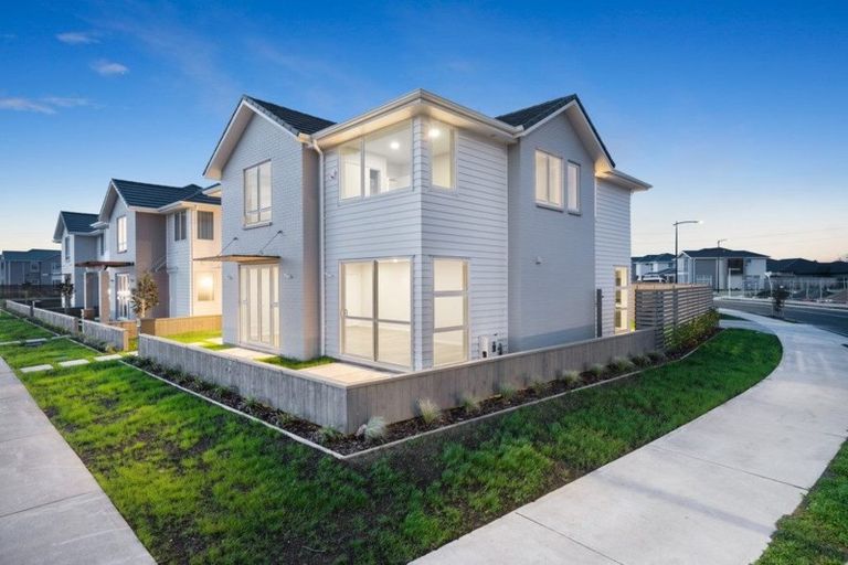 Photo of property in 56 Kauri Heart Avenue, Takanini, 2112
