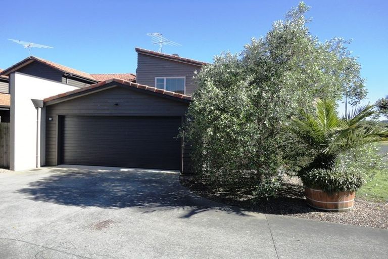 Photo of property in 9 Savona Drive, Flat Bush, Auckland, 2016