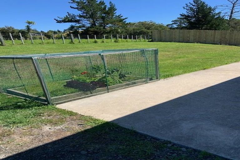 Photo of property in 51-53 Shaw Road, Oratia, Auckland, 0604