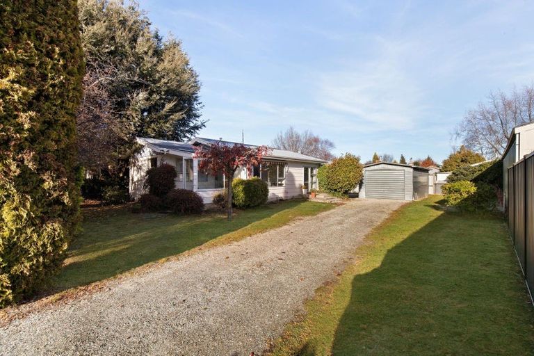 Photo of property in 10 Adamson Drive, Arrowtown, 9302