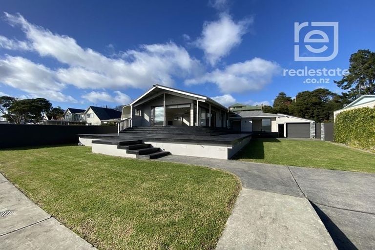 Photo of property in 62 The Terrace, Herald Island, Auckland, 0618