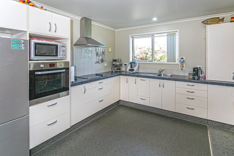 Photo of property in 100 Greenhills Drive, Coromandel, 3506