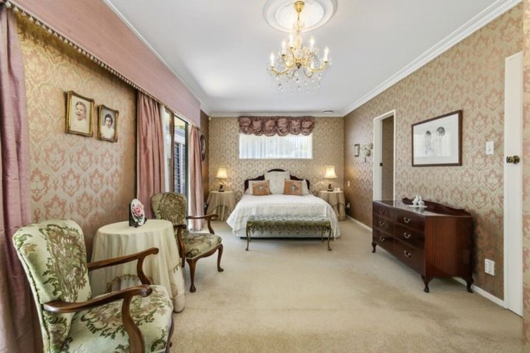 Photo of property in 2 Golf Road, Heretaunga, Upper Hutt, 5018