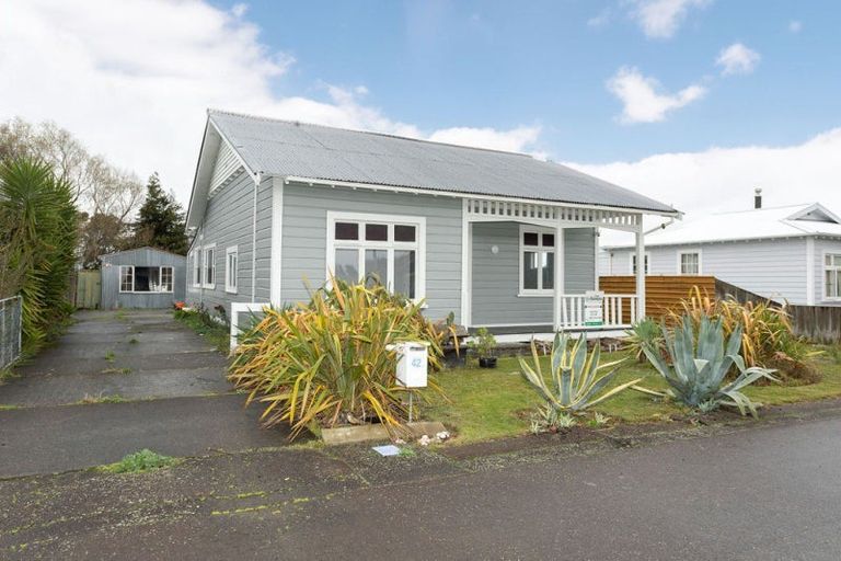 Photo of property in 42 Tennyson Street, Dannevirke, 4930