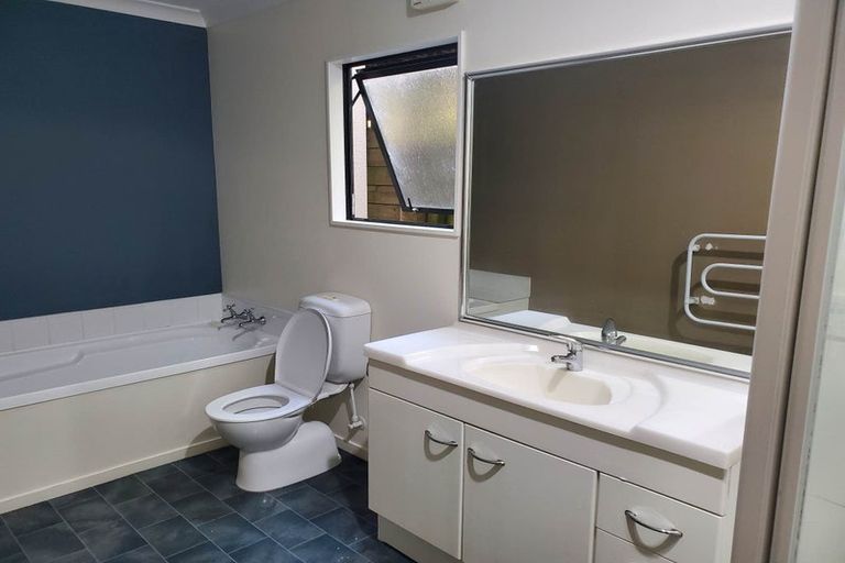 Photo of property in 14 Claverton Grove, Churton Park, Wellington, 6037