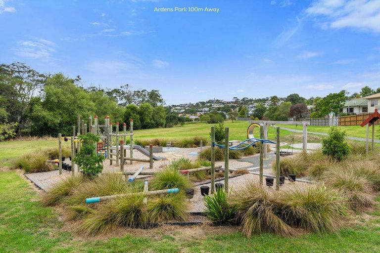 Photo of property in 1/6 Knott Road, Stanmore Bay, Whangaparaoa, 0932