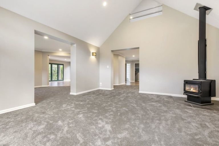 Photo of property in 2 Roseville Road, Gulf Harbour, Whangaparaoa, 0930