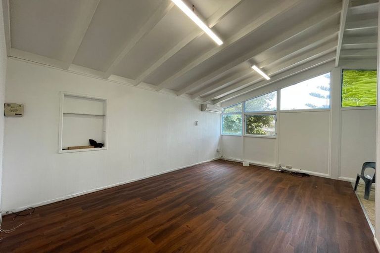 Photo of property in 9 Hardie Street, Mangere East, Auckland, 2024
